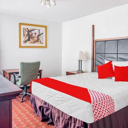 ホテル Oyo Townhouse Houston George Bush Intercontinental エクステリア 写真