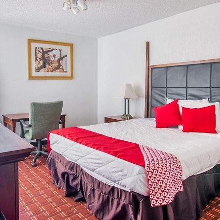 ホテル Oyo Townhouse Houston George Bush Intercontinental エクステリア 写真