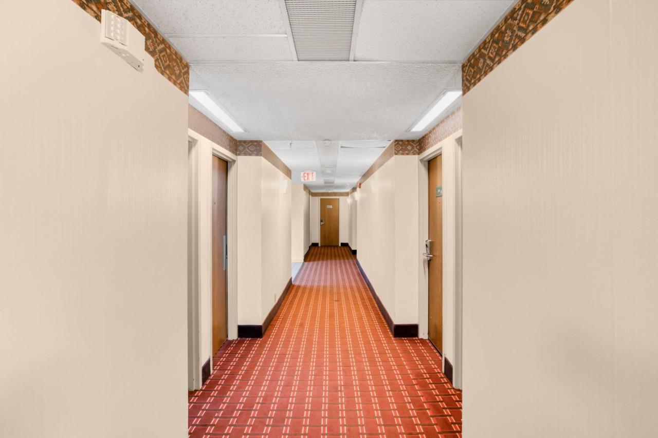 ホテル Oyo Townhouse Houston George Bush Intercontinental エクステリア 写真