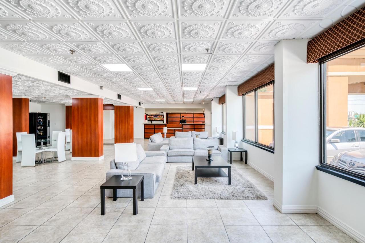 ホテル Oyo Townhouse Houston George Bush Intercontinental エクステリア 写真