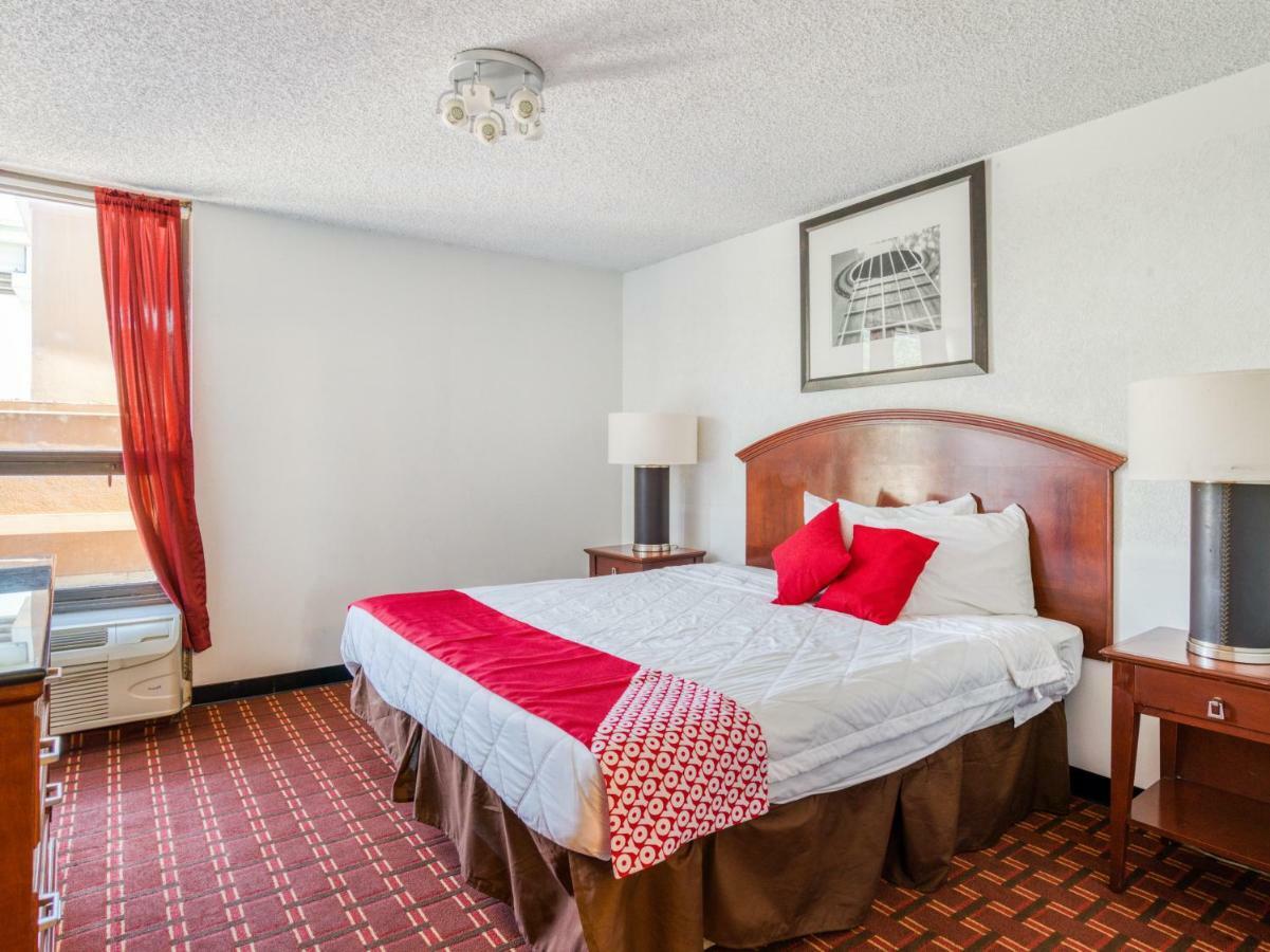 ホテル Oyo Townhouse Houston George Bush Intercontinental エクステリア 写真
