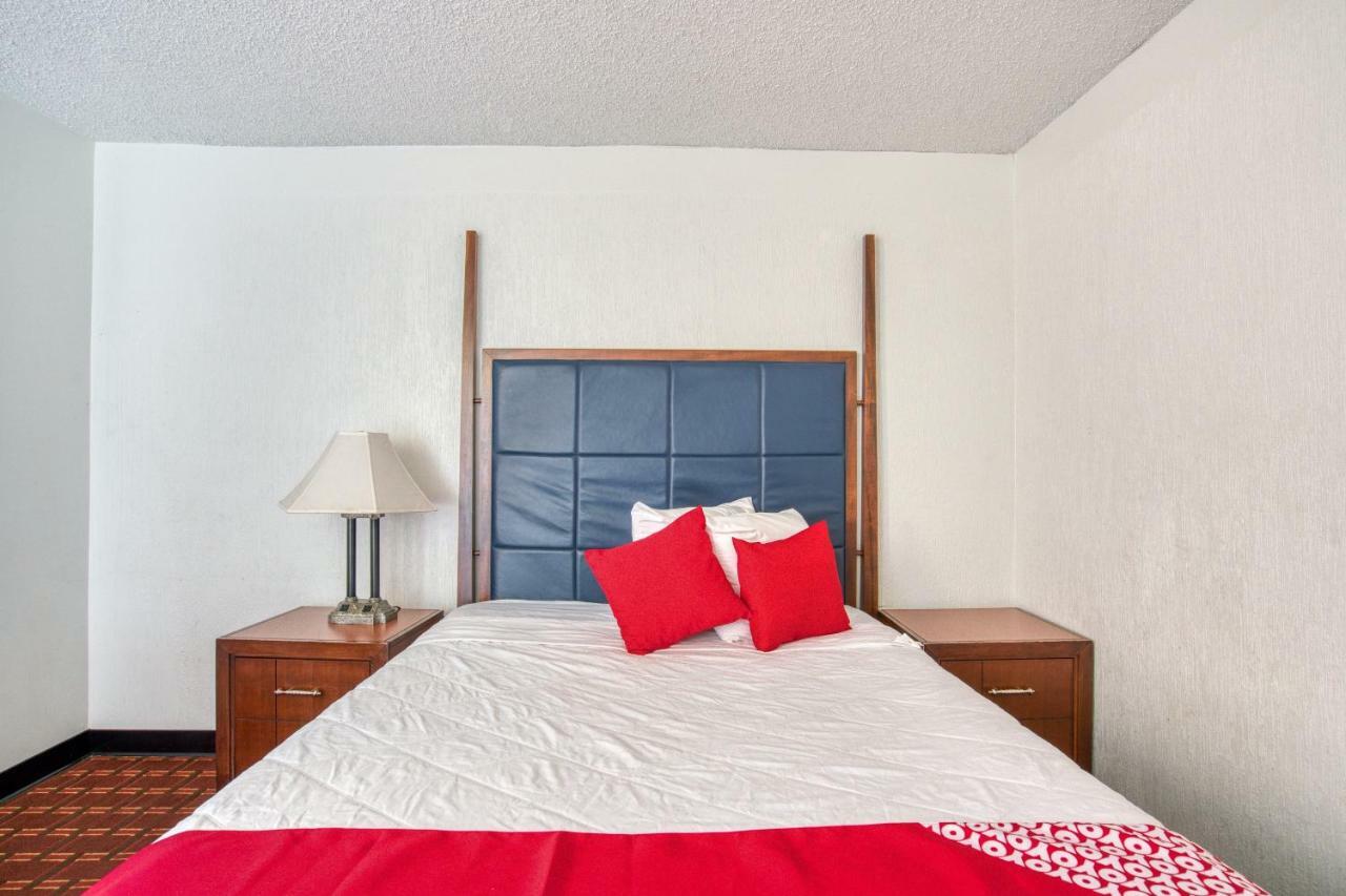 ホテル Oyo Townhouse Houston George Bush Intercontinental エクステリア 写真