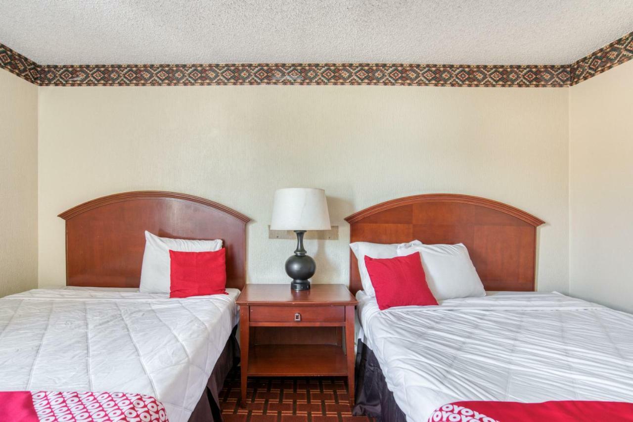 ホテル Oyo Townhouse Houston George Bush Intercontinental エクステリア 写真